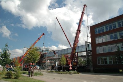 Connection of the three buildings by a bridge