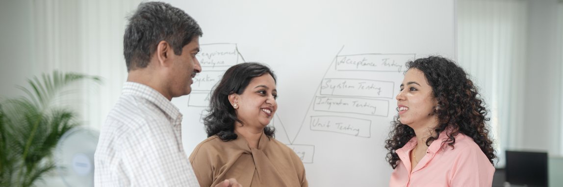 Vector employees during a conversation