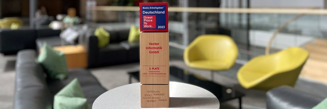 Wooden trophy for 2nd place as best German employer 2023