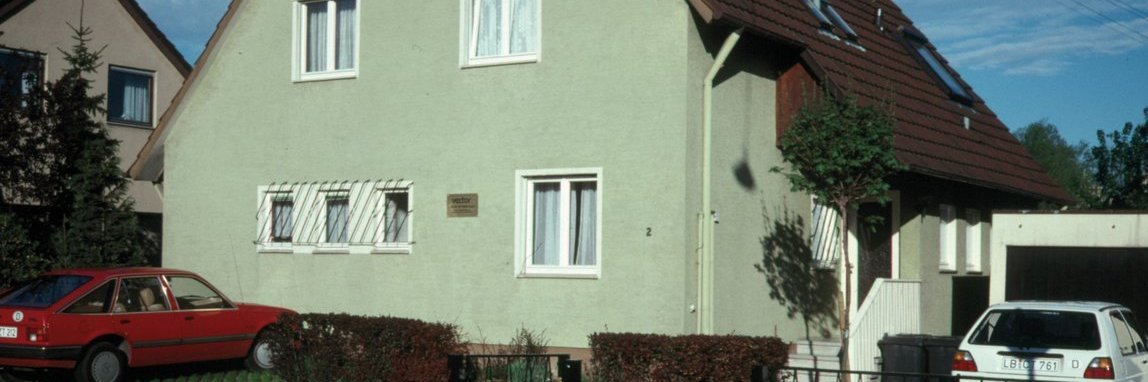 Formation of vector in a detached house